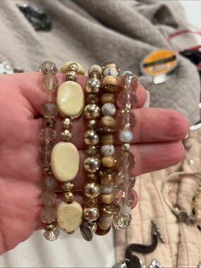 Erimish Beaded Stretch Bracelets Set - Ivory and Gold. (5) in total